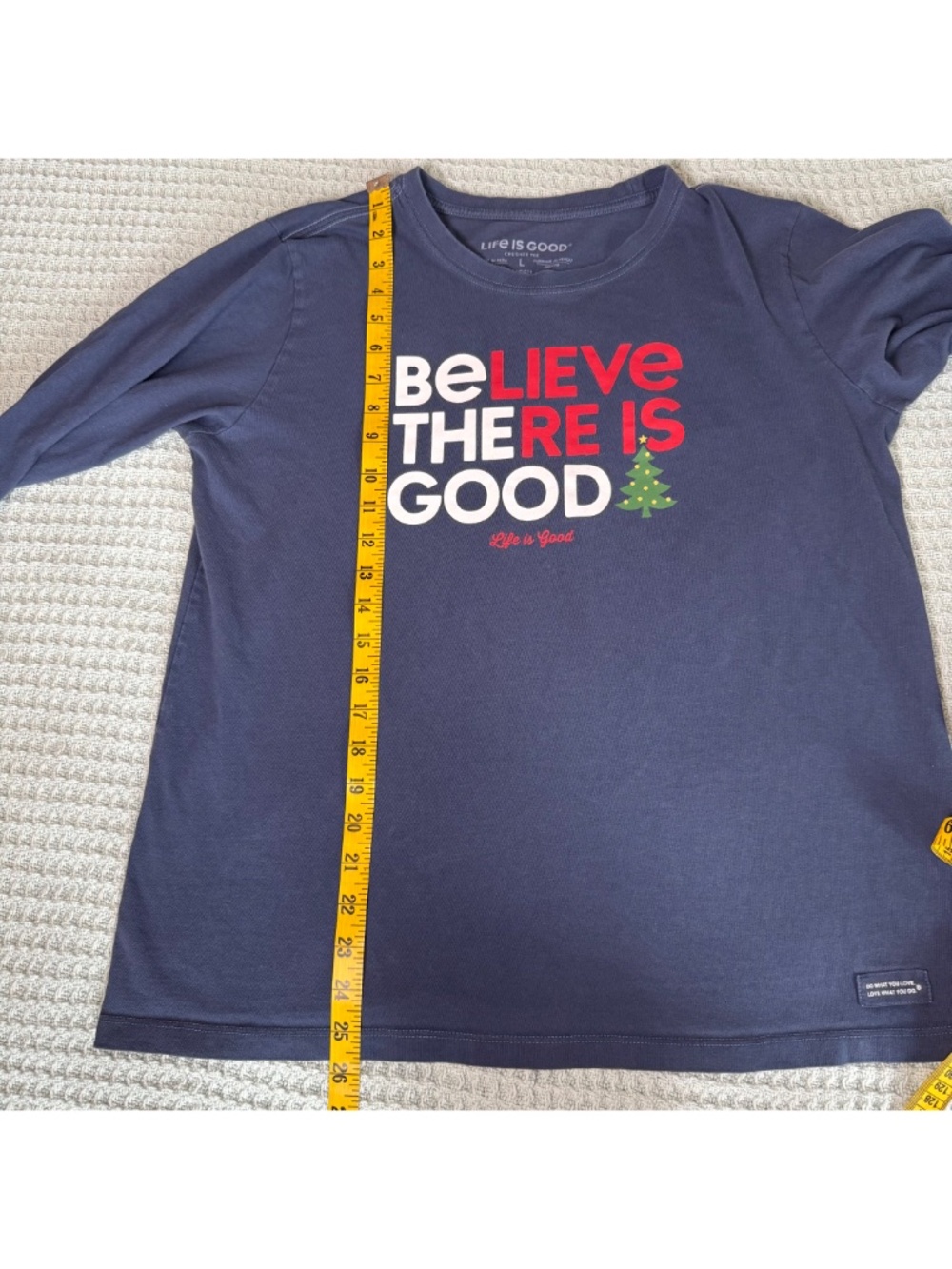 Life is Good Crusher Tee Womens Large Blue Christmas Believe There is Good Shirt - Picture 9 of 9
